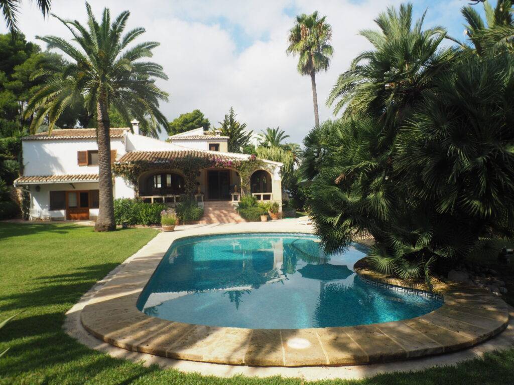 Luxury Residences		 > Exclusive villa in Javea with double plot