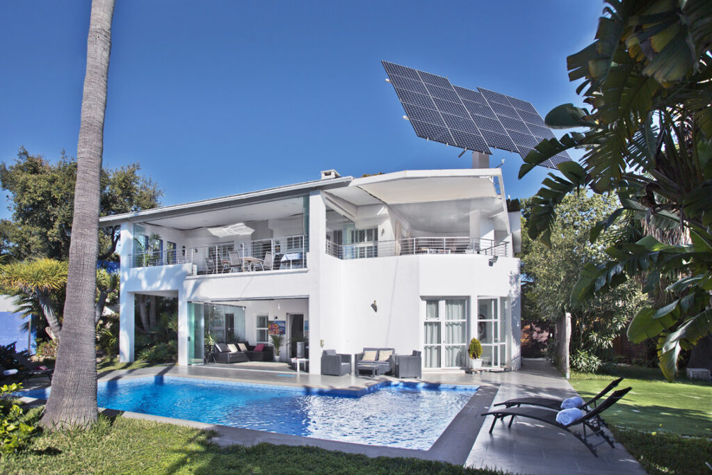 Marbella golf villa for sale with holiday rental licence - Spain