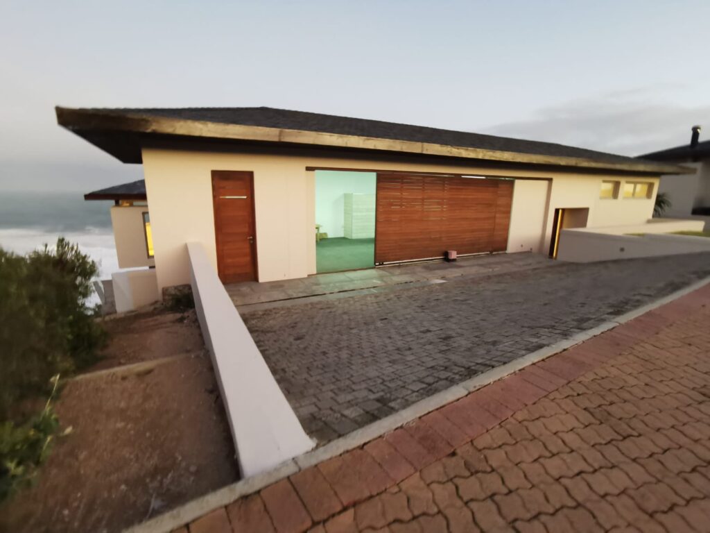 Double 5 bedroom villa along Garden Route - South Africa