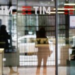 Telecom Italia CEO ready to step aside to speed decision on KKR offer -sources